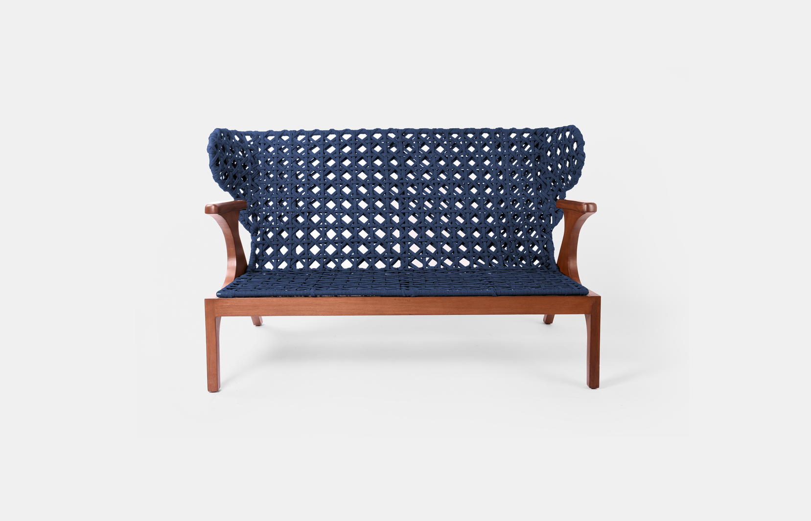 MAGNUS LOVESEAT